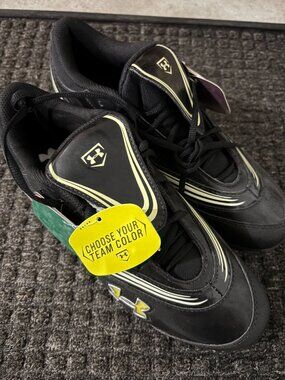 NWT Under Armour Glyde IV Softball Cleats